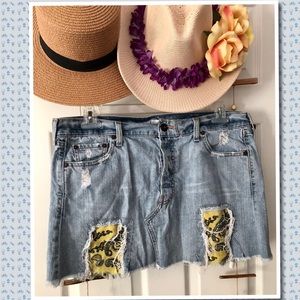 VINTAGE LEVI DESTROYED MINI SKIRT SZ 13